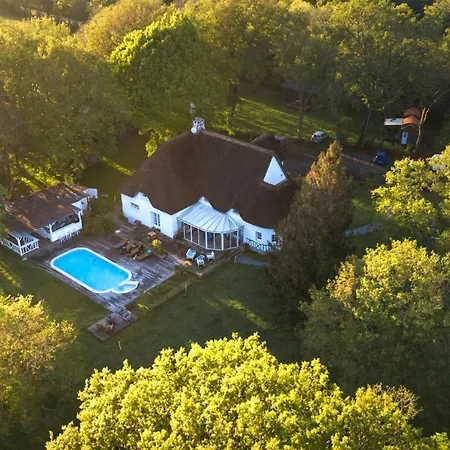 Romantique Petite Chaumiere Pres De Guerande